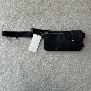 LULULEMON VINTAGE TRAVEL POOCH NWT